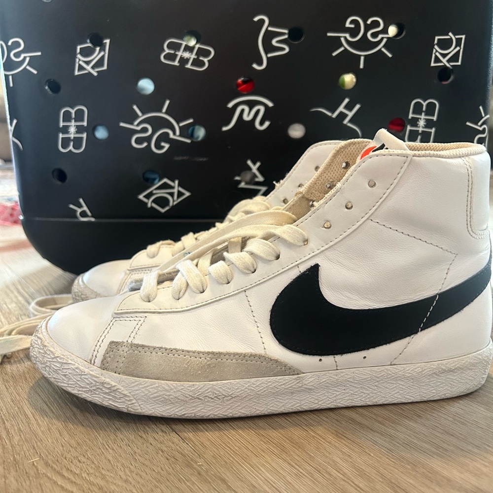 Nike White High-Tops with Black Logo Blazers Mid 77